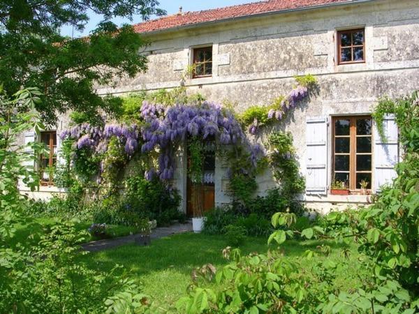 La Ferme De Magnantru Bed & Breakfast Perigne Bagian luar foto